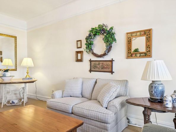 12 Hamilton B5, Garden City NY 11530