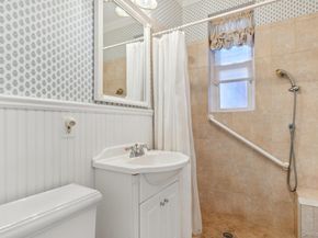 12 Hamilton B5, Garden City NY 11530