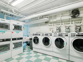 12 Hamilton B5, Garden City NY 11530