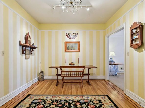 12 Hamilton B5, Garden City NY 11530