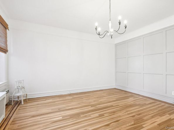 12 Hamilton B5, Garden City NY 11530