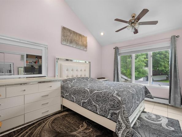 15 Oakhurst Street, Huntington Station NY 11746