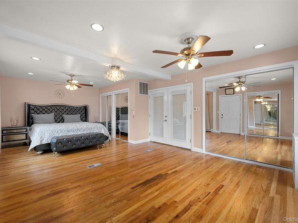 15 Oakhurst Street, Huntington Station NY 11746