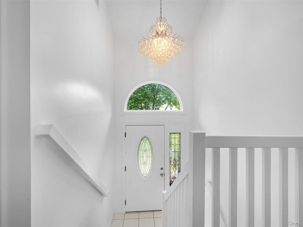 15 Oakhurst Street, Huntington Station NY 11746