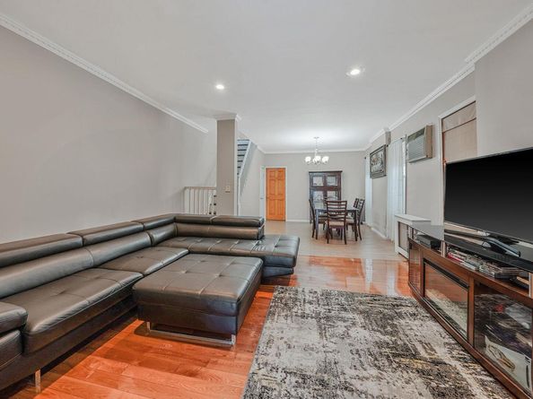 70-27 69th Street, Glendale NY 11385