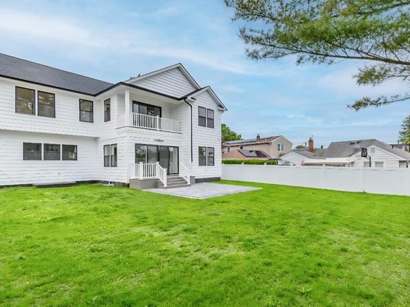 2566 Aster Place N, Westbury NY 11590