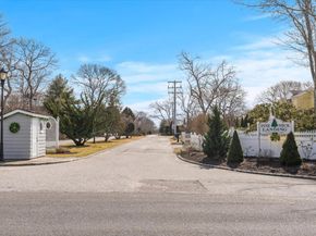 18 Landing Lane, East Quogue NY 11942