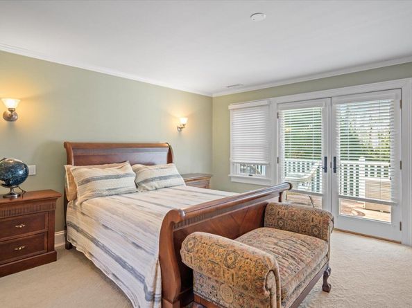 18 Landing Lane, East Quogue NY 11942