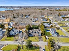 18 Landing Lane, East Quogue NY 11942