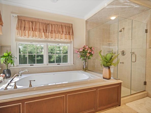18 Landing Lane, East Quogue NY 11942