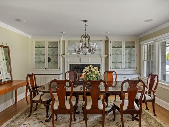 18 Landing Lane, East Quogue NY 11942