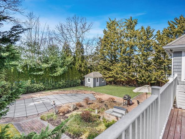18 Landing Lane, East Quogue NY 11942