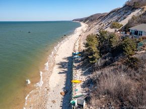 19 Anchor Path, Baiting Hollow NY 11933