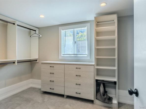 53 Old Neck Road S, Center Moriches NY 11934