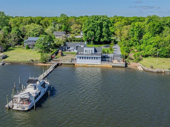 53 Old Neck Road S, Center Moriches NY 11934