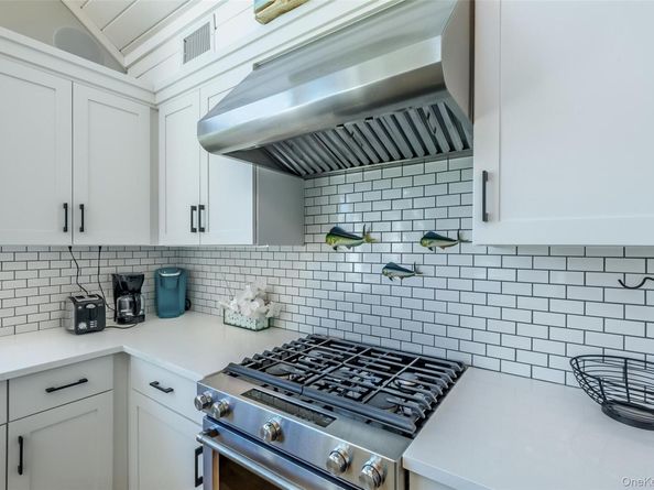 53 Old Neck Road S, Center Moriches NY 11934