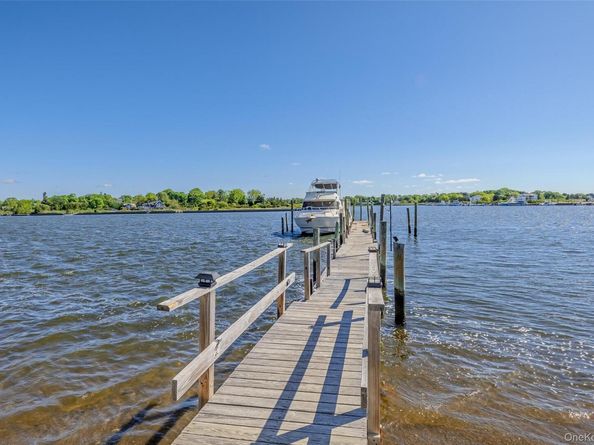 53 Old Neck Road S, Center Moriches NY 11934