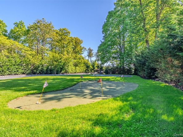 53 Old Neck Road S, Center Moriches NY 11934