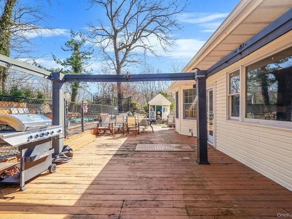 1 Pine Road, Rocky Point NY 11778