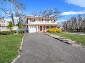 1 Pine Road, Rocky Point NY 11778