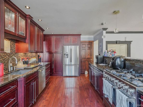 1 Pine Road, Rocky Point NY 11778