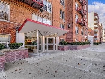 6535 Broadway