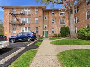 25 Trinity Place 2k, New Rochelle NY 10805