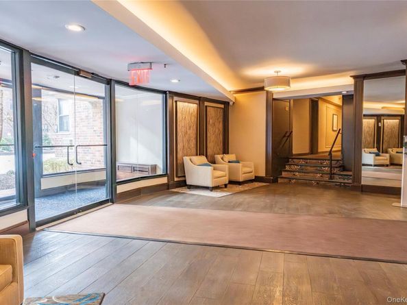 50 Brompton Road 2H, Great Neck NY 11021