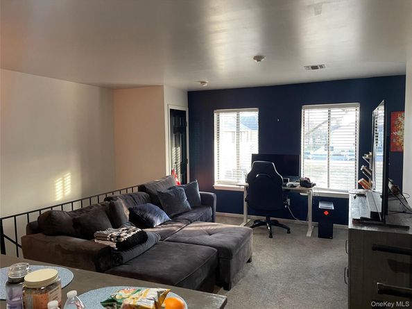 40 Navajo Court 40, Coram NY 11727