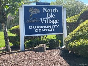 40 Navajo Court 40, Coram NY 11727