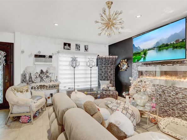 60-23 77th Place, Middle Village NY 11379