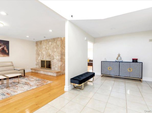 219 Carnation Drive, Farmingdale NY 11735