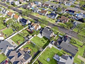 36 Cinque Drive, Farmingdale NY 11735