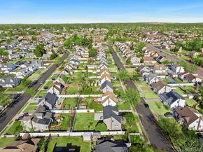 36 Cinque Drive, Farmingdale NY 11735