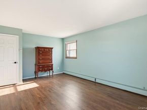 111 Schneider Lane, Hauppauge NY 11788