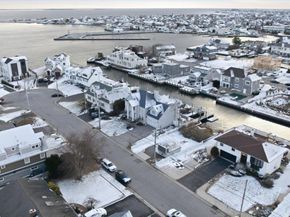 230 Sequams Lane Center, West Islip NY 11795