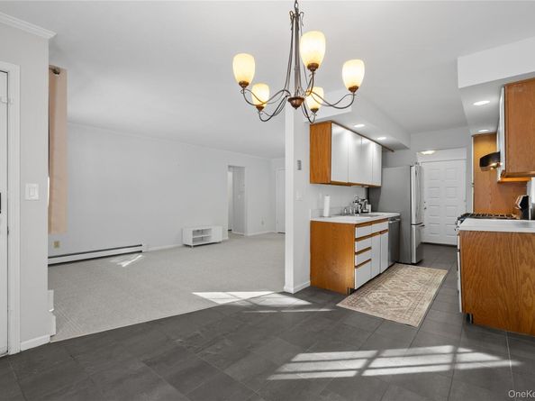 113 Foxwood Circle, Mount Kisco NY 10549