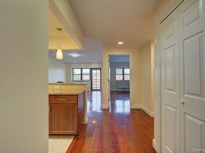 143-41 84 Drive 8B, Briarwood NY 11435