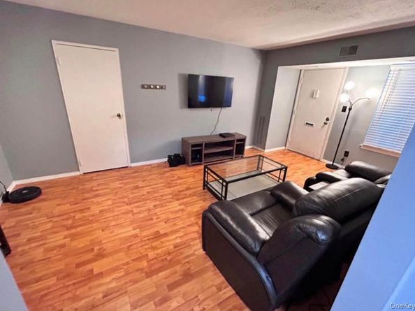 1 Redwood Court 1, Coram NY 11727