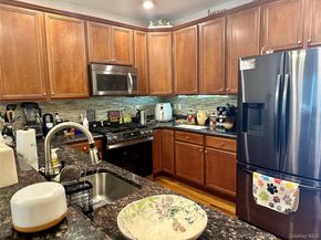 121 Wildwood Circle, Holtsville NY 11742