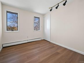 130 Gordon Place, Freeport NY 11520