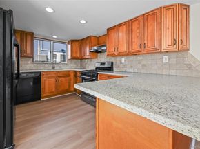 130 Gordon Place, Freeport NY 11520