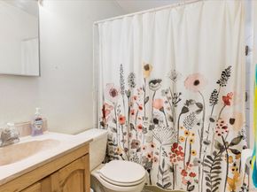 9 W 8th Street, Ronkonkoma NY 11779