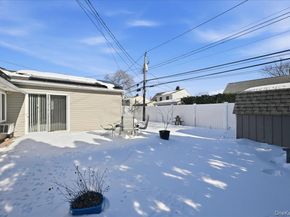 29 Disc Lane, Wantagh NY 11793