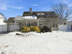 29 Disc Lane, Wantagh NY 11793