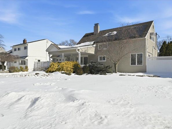 29 Disc Lane, Wantagh NY 11793