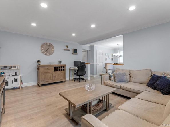 60-44 Little Neck Parkway 3862, Little Neck NY 11362