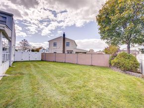 4 Carmans Court, Farmingdale NY 11735
