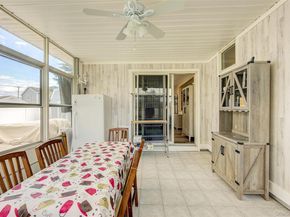 4 Carmans Court, Farmingdale NY 11735