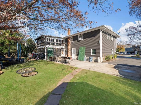 262 N Dunton Avenue, East Patchogue NY 11772